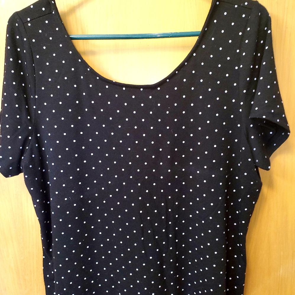 Torrid polka dot tee. Corset back. Size 2